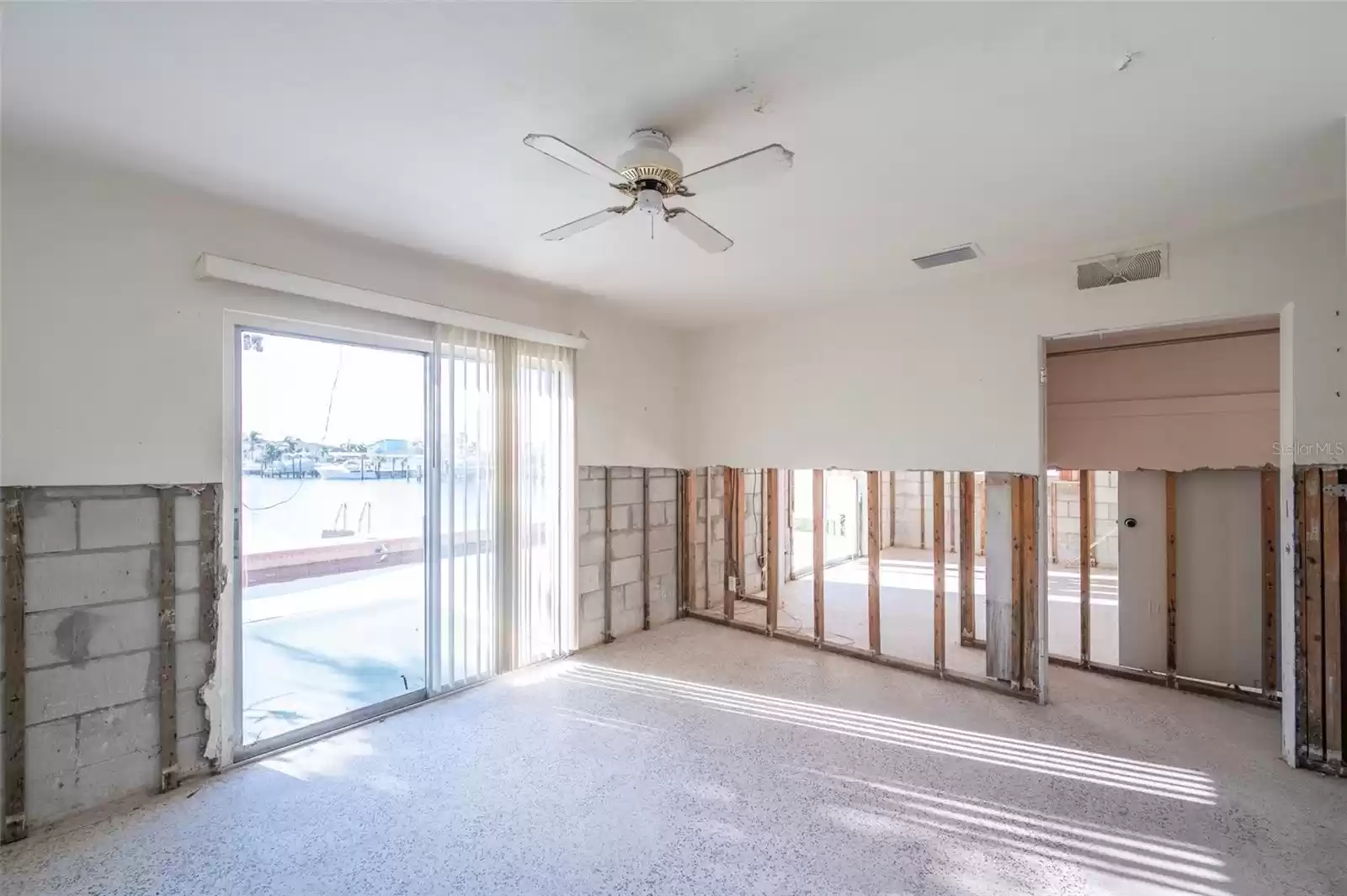 855 115TH AVENUE, TREASURE ISLAND, Florida 33706, 3 Bedrooms Bedrooms, ,2 BathroomsBathrooms,Residential,For Sale,115TH,MFRTB8322029