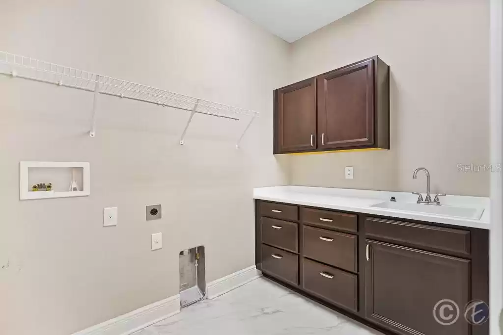 13892 KINGFISHER GLEN DRIVE, LITHIA, Florida 33547, 2 Bedrooms Bedrooms, ,2 BathroomsBathrooms,Residential Lease,For Rent,KINGFISHER GLEN,MFRTB8322648