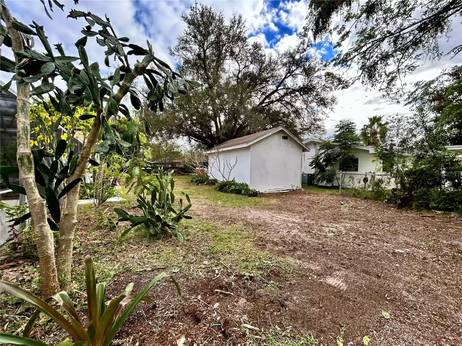 217 LAKE INA DRIVE, WINTER HAVEN, Florida 33884, 4 Bedrooms Bedrooms, ,3 BathroomsBathrooms,Residential,For Sale,LAKE INA,MFRP4932805