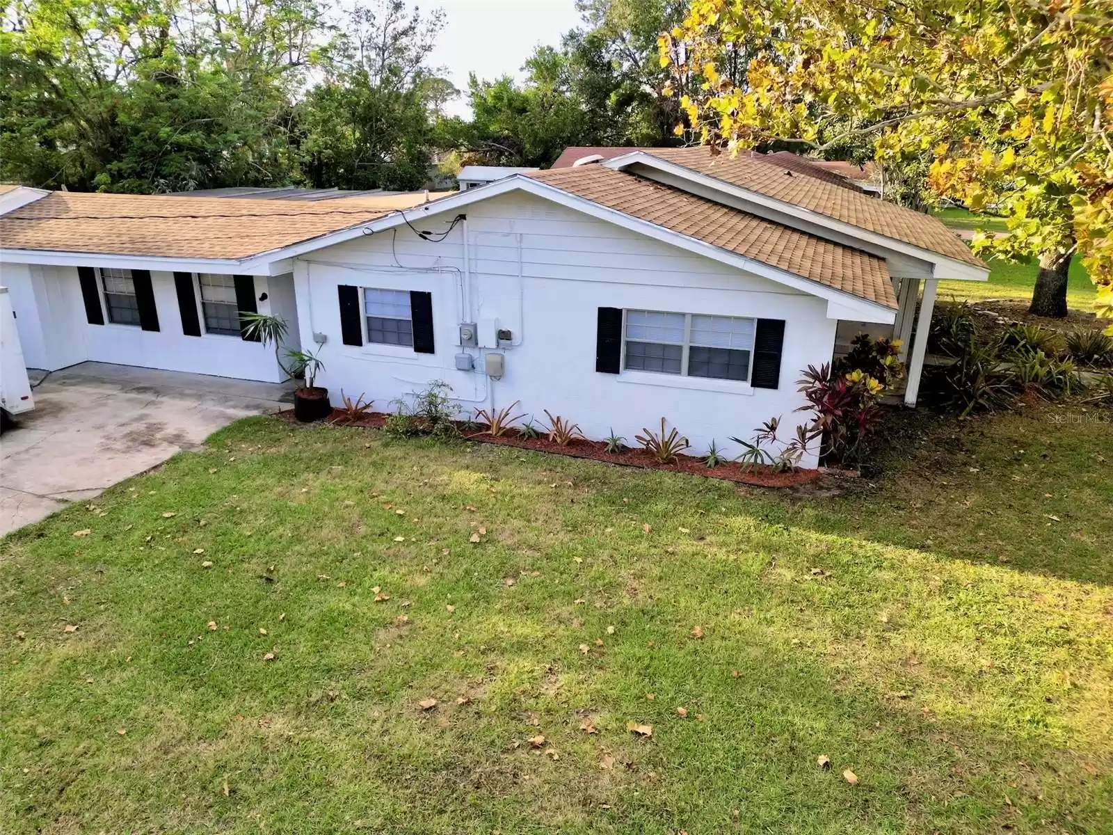 217 LAKE INA DRIVE, WINTER HAVEN, Florida 33884, 4 Bedrooms Bedrooms, ,3 BathroomsBathrooms,Residential,For Sale,LAKE INA,MFRP4932805