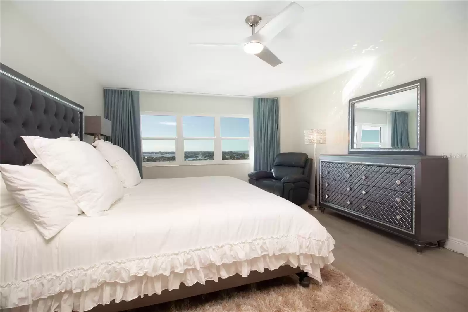 1621 GULF BOULEVARD, CLEARWATER BEACH, Florida 33767, 2 Bedrooms Bedrooms, ,2 BathroomsBathrooms,Residential,For Sale,GULF,MFRTB8321548