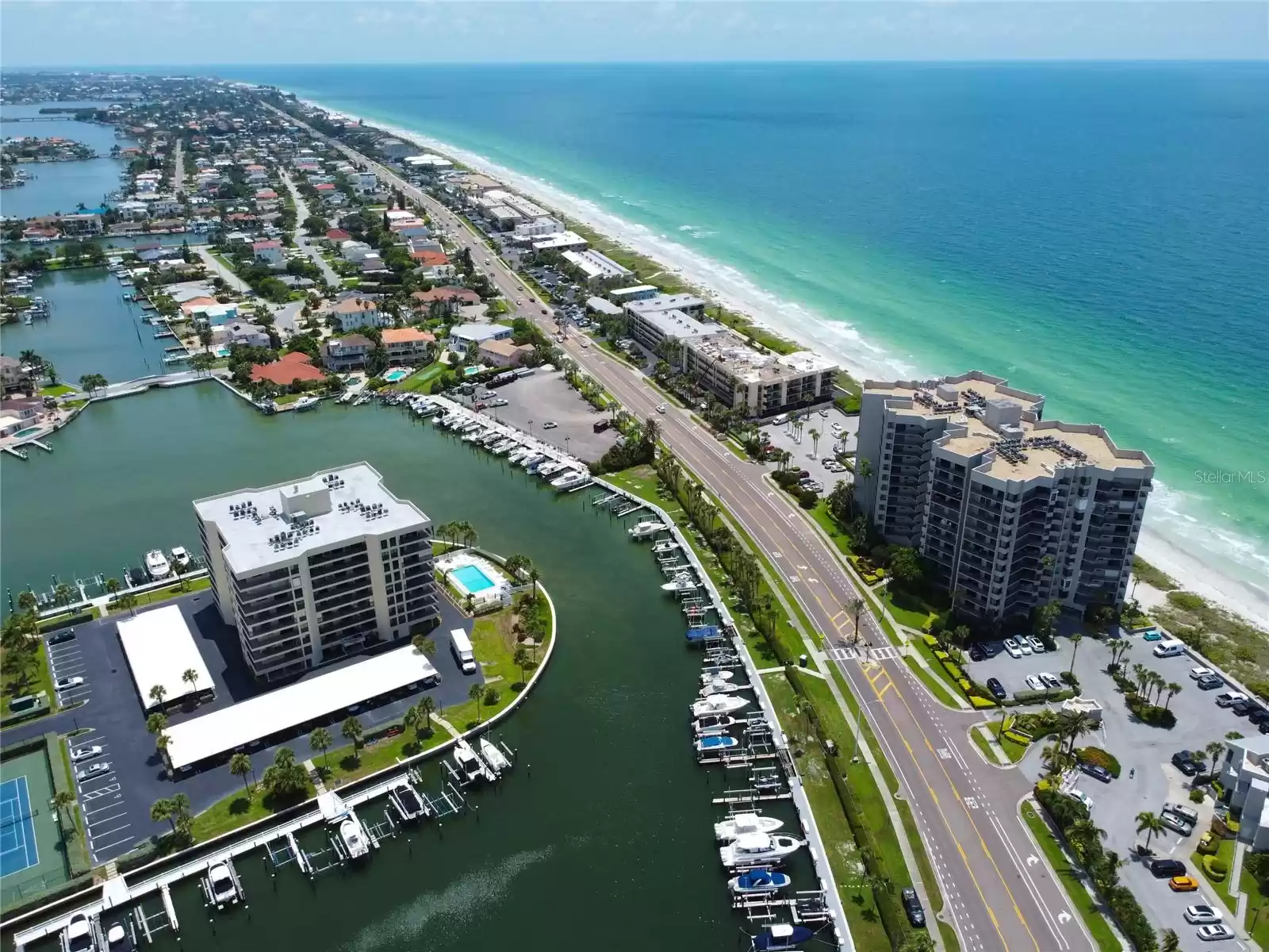 1621 GULF BOULEVARD, CLEARWATER BEACH, Florida 33767, 2 Bedrooms Bedrooms, ,2 BathroomsBathrooms,Residential,For Sale,GULF,MFRTB8321548