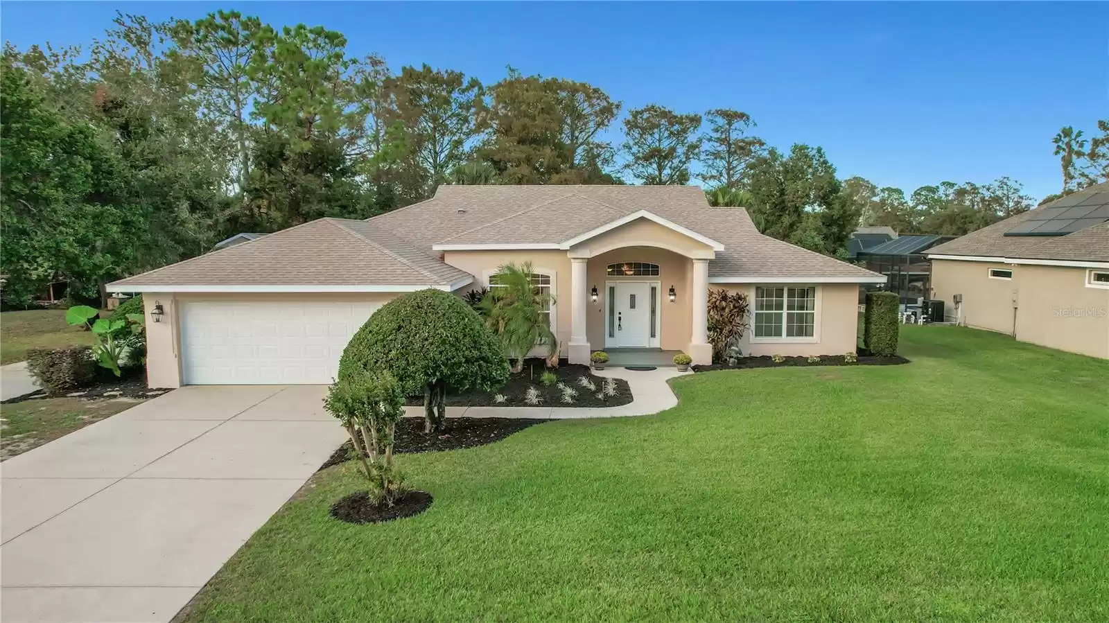 12425 PINE ISLAND DRIVE, LEESBURG, Florida 34788, 3 Bedrooms Bedrooms, ,2 BathroomsBathrooms,Residential,For Sale,PINE ISLAND,MFRG5089432