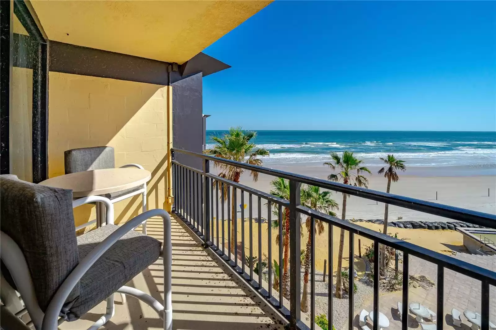 2301 ATLANTIC AVENUE, DAYTONA BEACH, Florida 32118, 1 Bedroom Bedrooms, ,1 BathroomBathrooms,Residential,For Sale,ATLANTIC,MFRV4939497