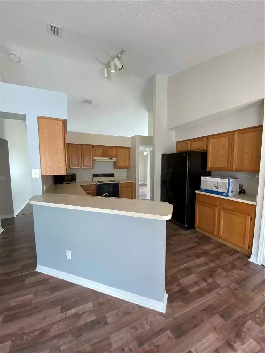 Breakfast Counter and Kitchen