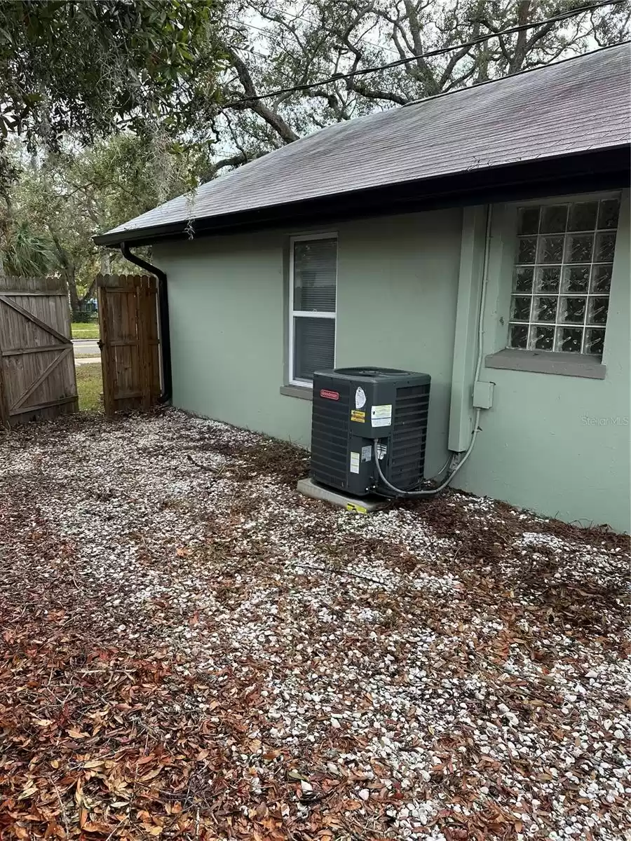 1010 MARTIN LUTHER KING JR AVENUE, CLEARWATER, Florida 33756, 2 Bedrooms Bedrooms, ,1 BathroomBathrooms,Residential Lease,For Rent,MARTIN LUTHER KING JR,MFRTB8323154