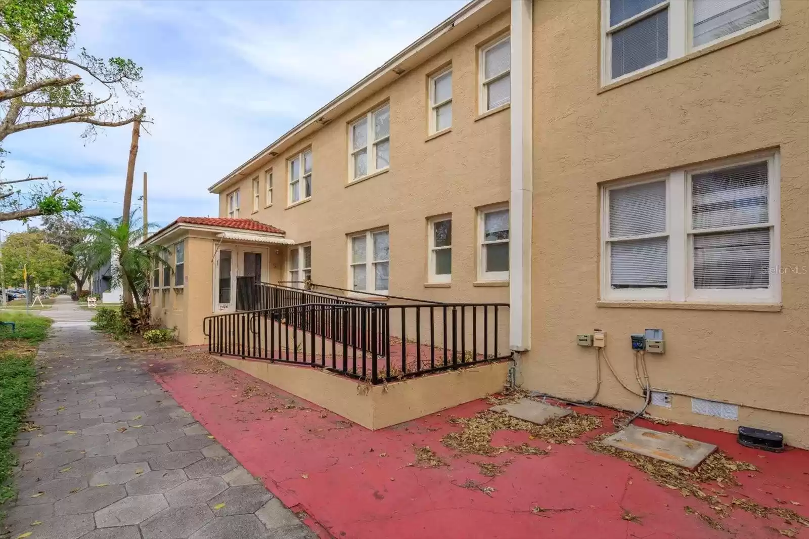 660 3RD AVENUE, SAINT PETERSBURG, Florida 33701, 1 Bedroom Bedrooms, ,1 BathroomBathrooms,Residential Lease,For Rent,3RD,MFRO6259253