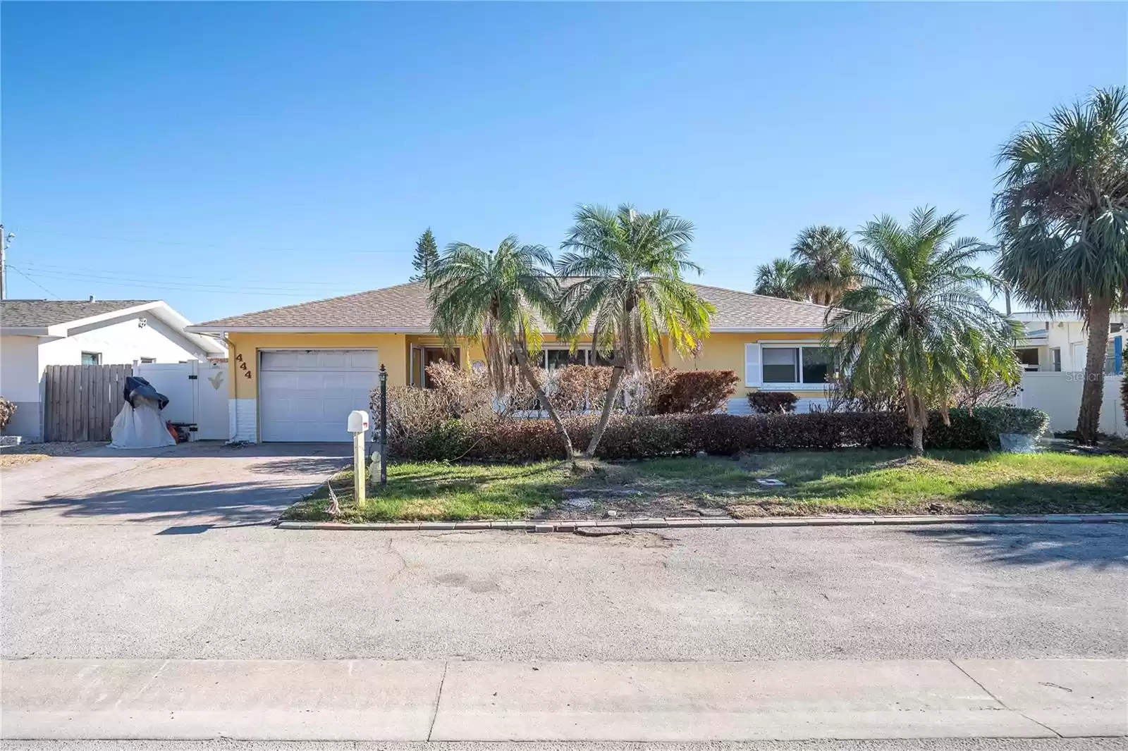 444 90TH AVENUE, ST PETE BEACH, Florida 33706, 2 Bedrooms Bedrooms, ,2 BathroomsBathrooms,Residential,For Sale,90TH,MFRTB8322774