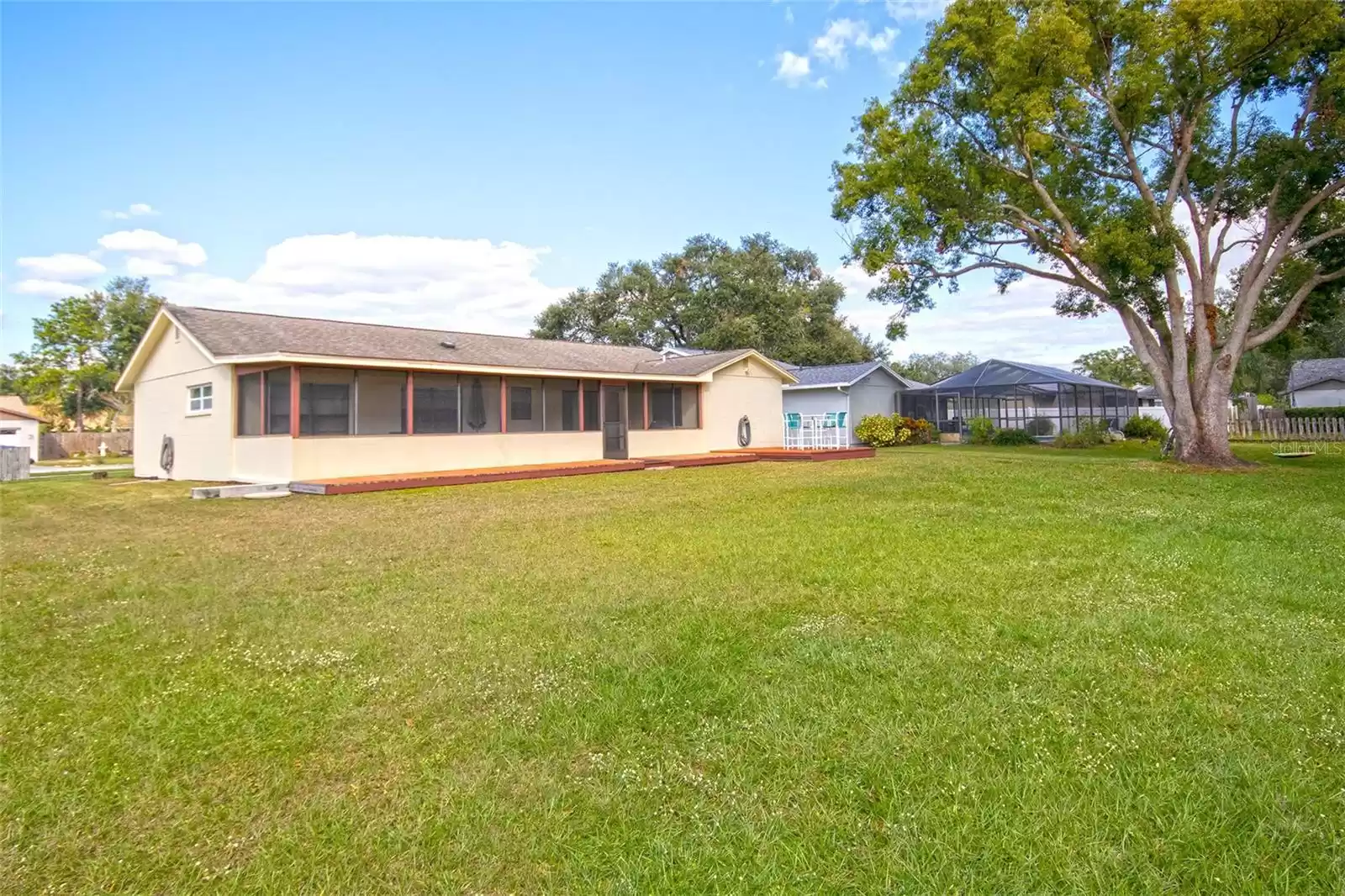 2311 GNARLED OAK AVENUE, LUTZ, Florida 33549, 3 Bedrooms Bedrooms, ,2 BathroomsBathrooms,Residential,For Sale,GNARLED OAK,MFRTB8322935