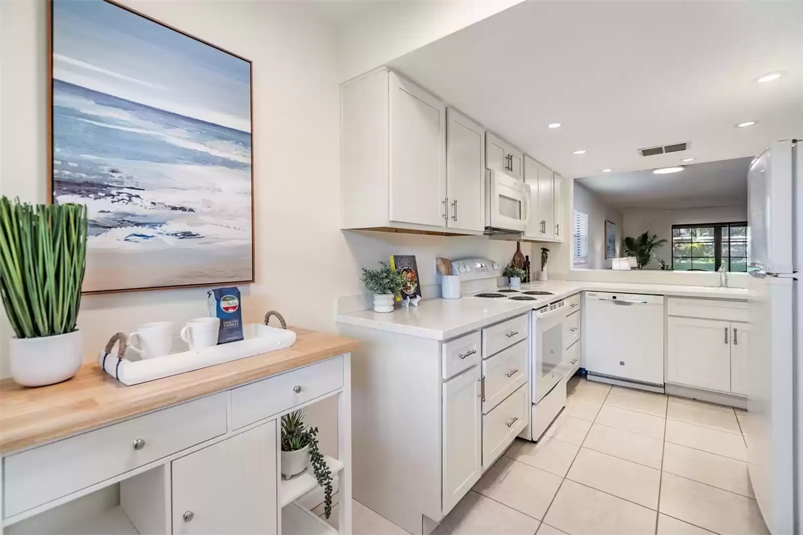 kitchen nook perfect for table or desk!