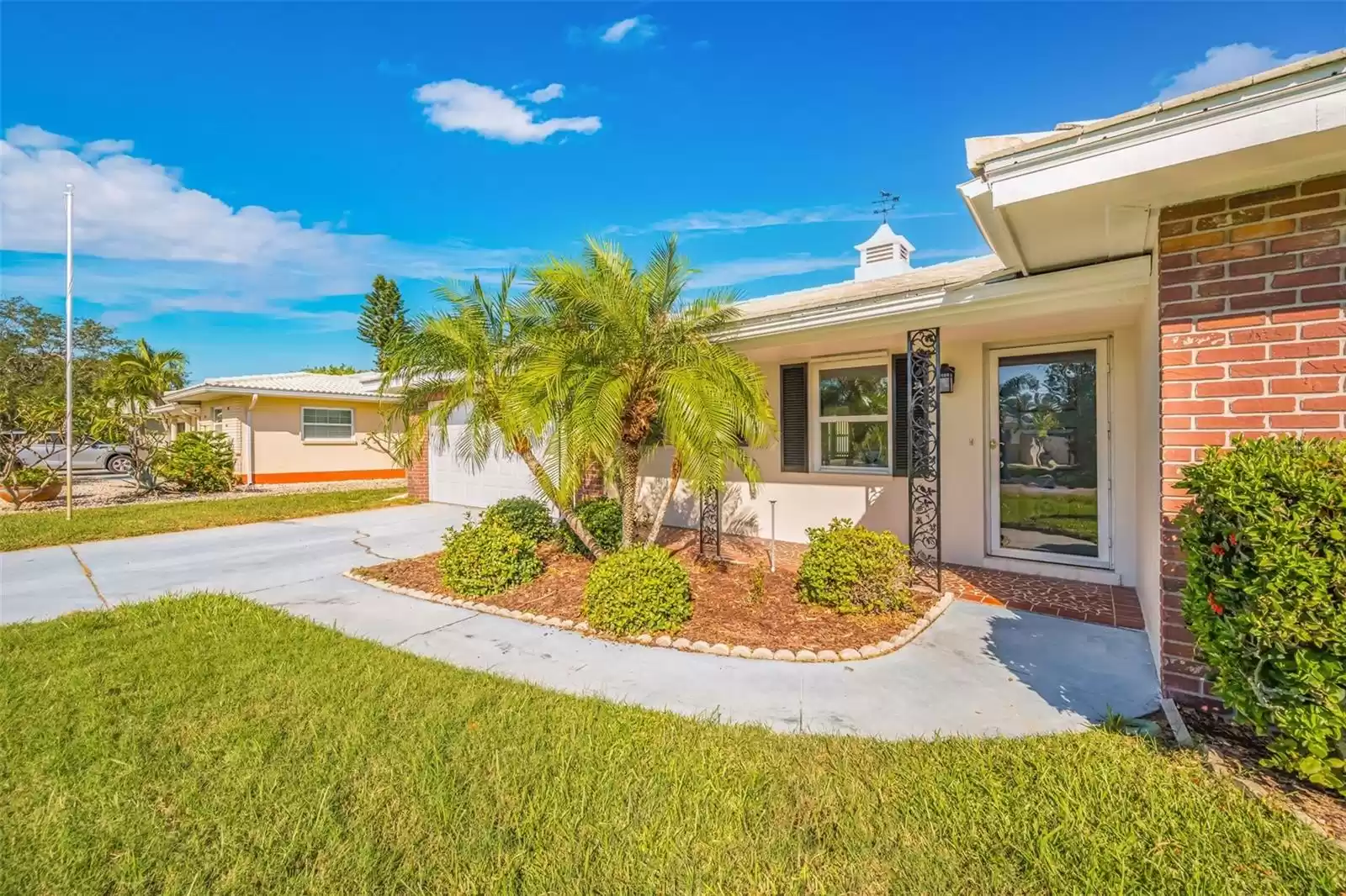 11211 60TH AVE, SEMINOLE, Florida 33772, 3 Bedrooms Bedrooms, ,2 BathroomsBathrooms,Residential,For Sale,60TH AVE,MFRTB8322441