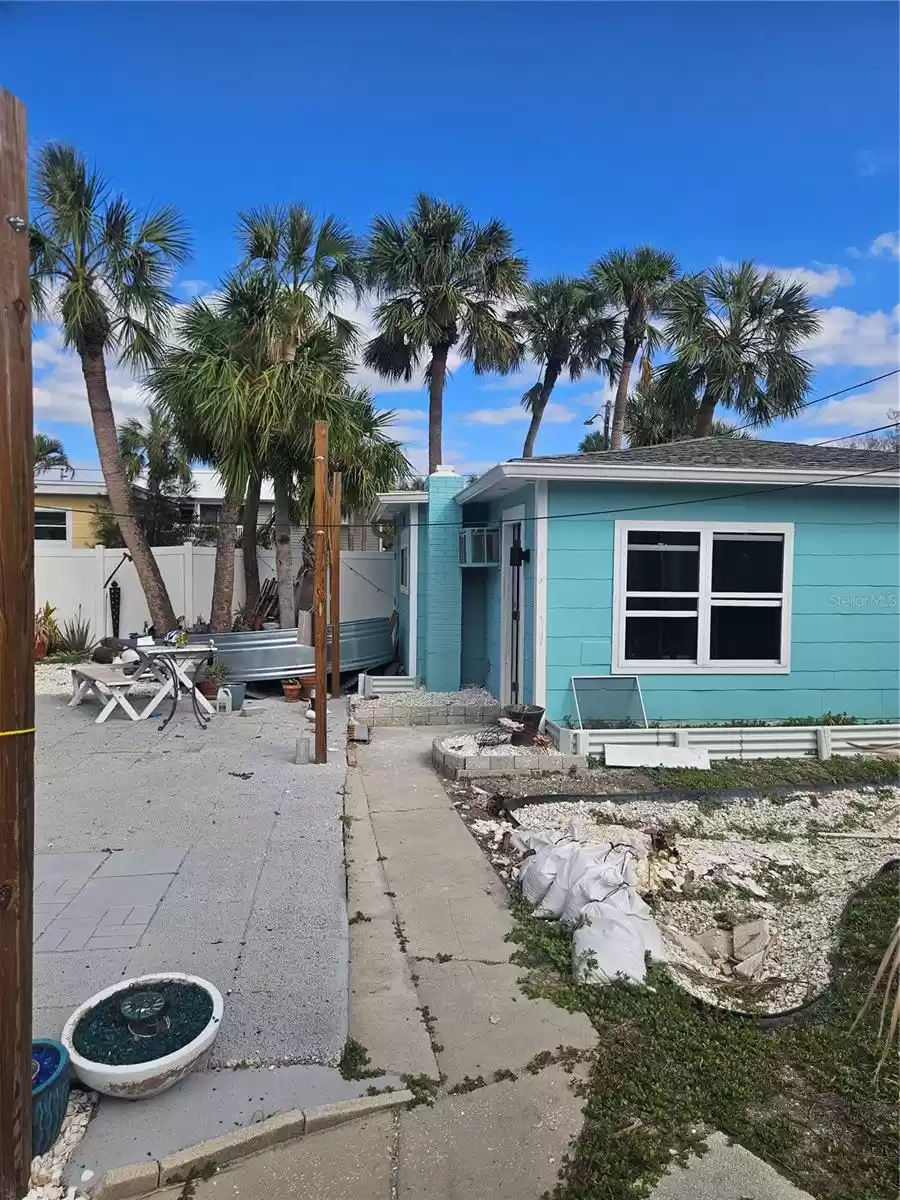 610 78TH AVENUE, ST PETE BEACH, Florida 33706, 3 Bedrooms Bedrooms, ,2 BathroomsBathrooms,Residential,For Sale,78TH,MFRTB8322961