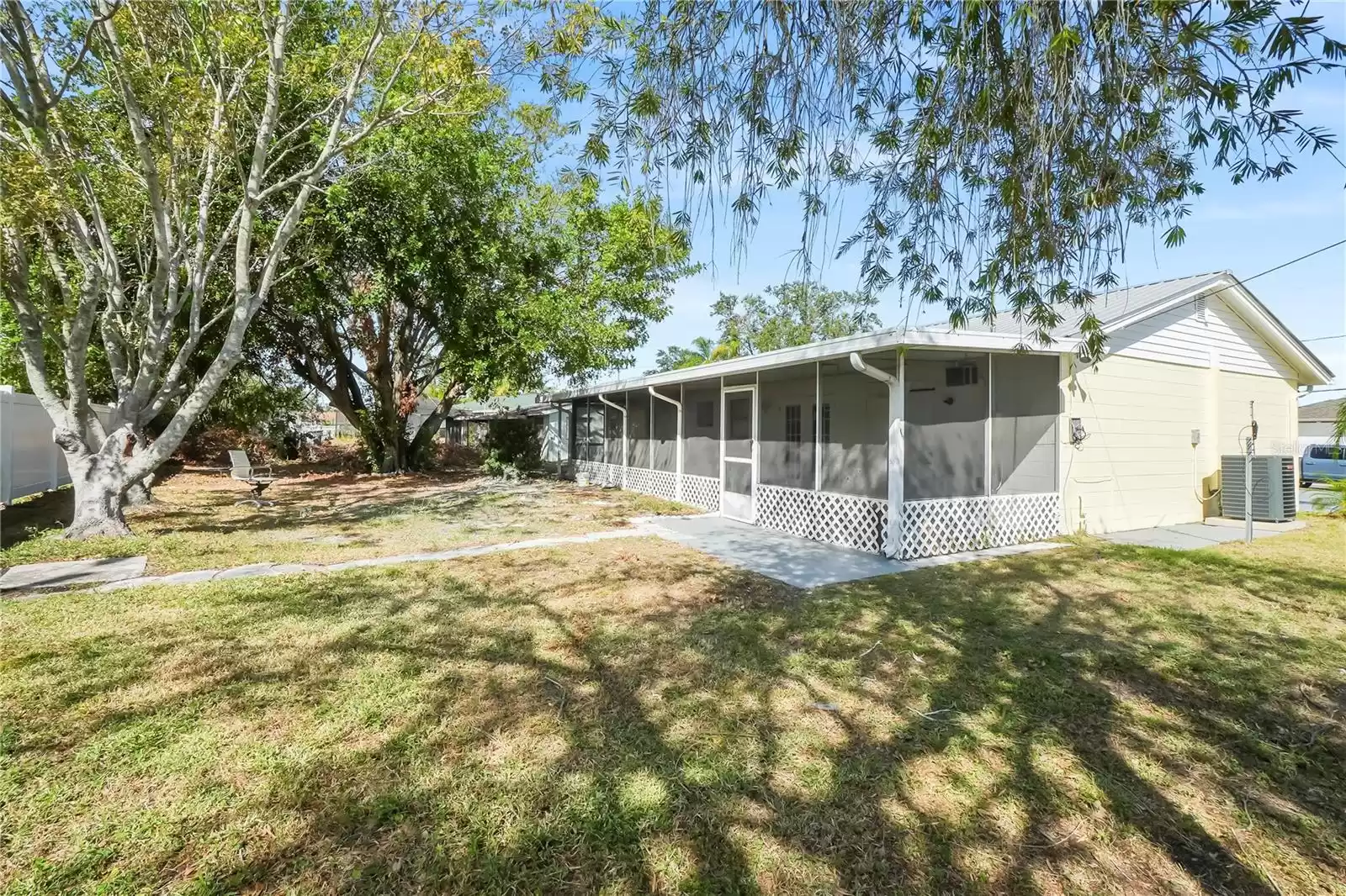 502 FLAMINGO DRIVE, APOLLO BEACH, Florida 33572, 3 Bedrooms Bedrooms, ,2 BathroomsBathrooms,Residential,For Sale,FLAMINGO,MFRTB8323090