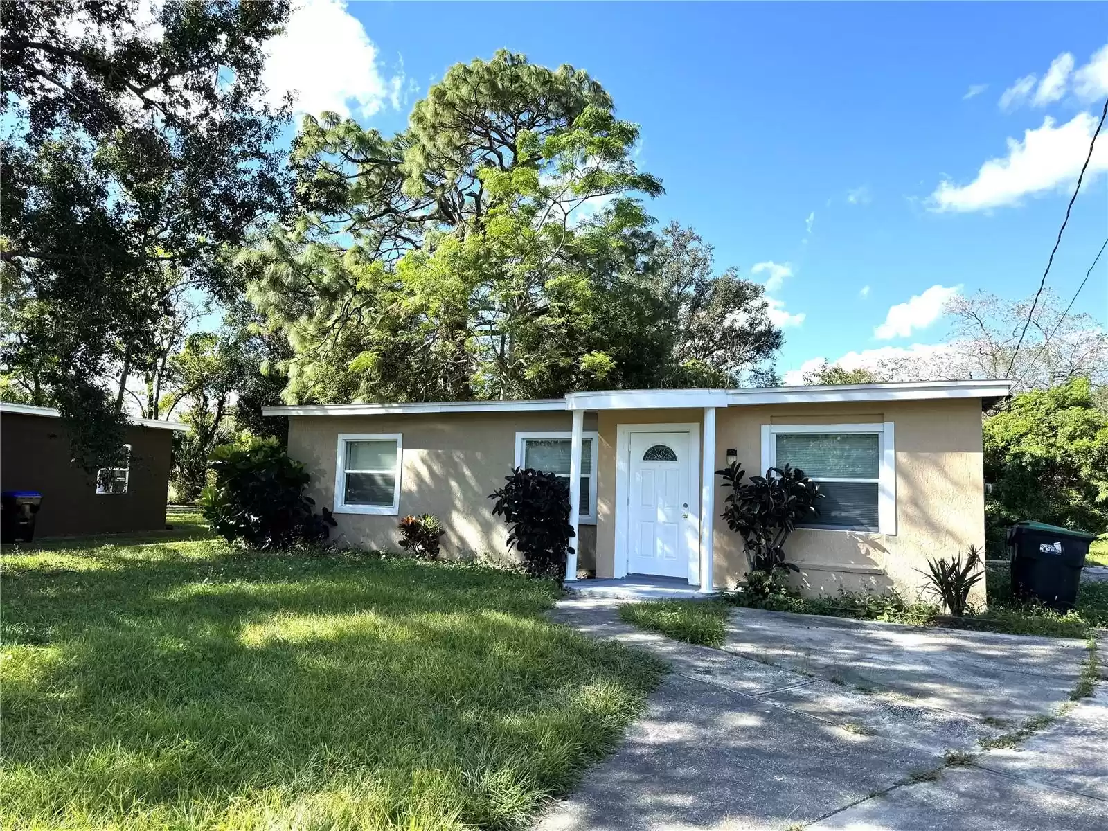 908 CANNES PLACE, ORLANDO, Florida 32808, 2 Bedrooms Bedrooms, ,1 BathroomBathrooms,Residential,For Sale,CANNES,MFRS5115890