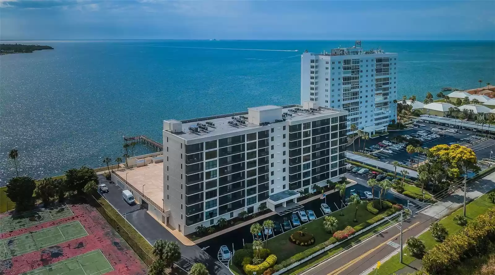 7100 SUNSHINE SKYWAY LANE, ST PETERSBURG, Florida 33711, 2 Bedrooms Bedrooms, ,2 BathroomsBathrooms,Residential,For Sale,SUNSHINE SKYWAY,MFRTB8318874