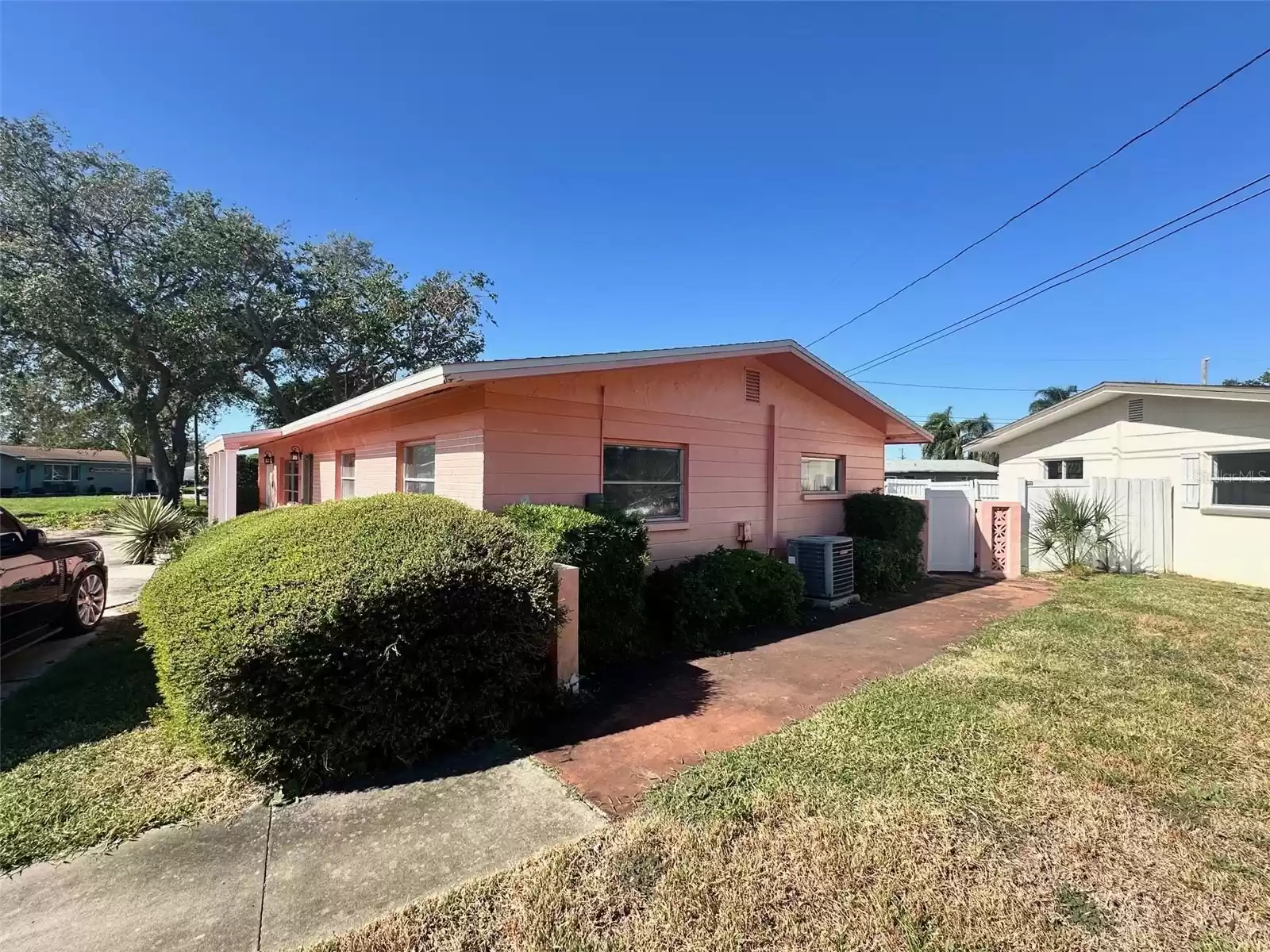 3621 SEAROBIN DRIVE, SAINT PETERSBURG, Florida 33705, 3 Bedrooms Bedrooms, ,2 BathroomsBathrooms,Residential,For Sale,SEAROBIN,MFRTB8322490