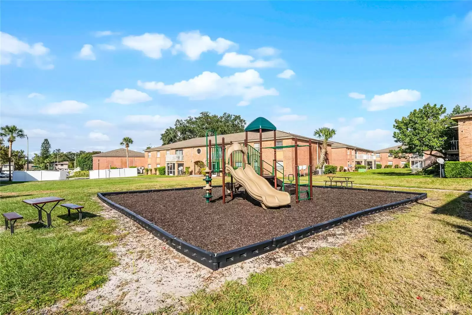 476 BANYON TREE CIRCLE, MAITLAND, Florida 32751, 1 Bedroom Bedrooms, ,1 BathroomBathrooms,Residential,For Sale,BANYON TREE,MFRO6251742