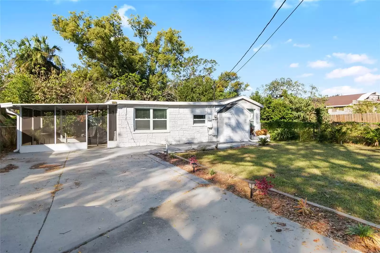 8106 KLONDYKE STREET, TAMPA, Florida 33604, 2 Bedrooms Bedrooms, ,1 BathroomBathrooms,Residential,For Sale,KLONDYKE,MFRO6258893