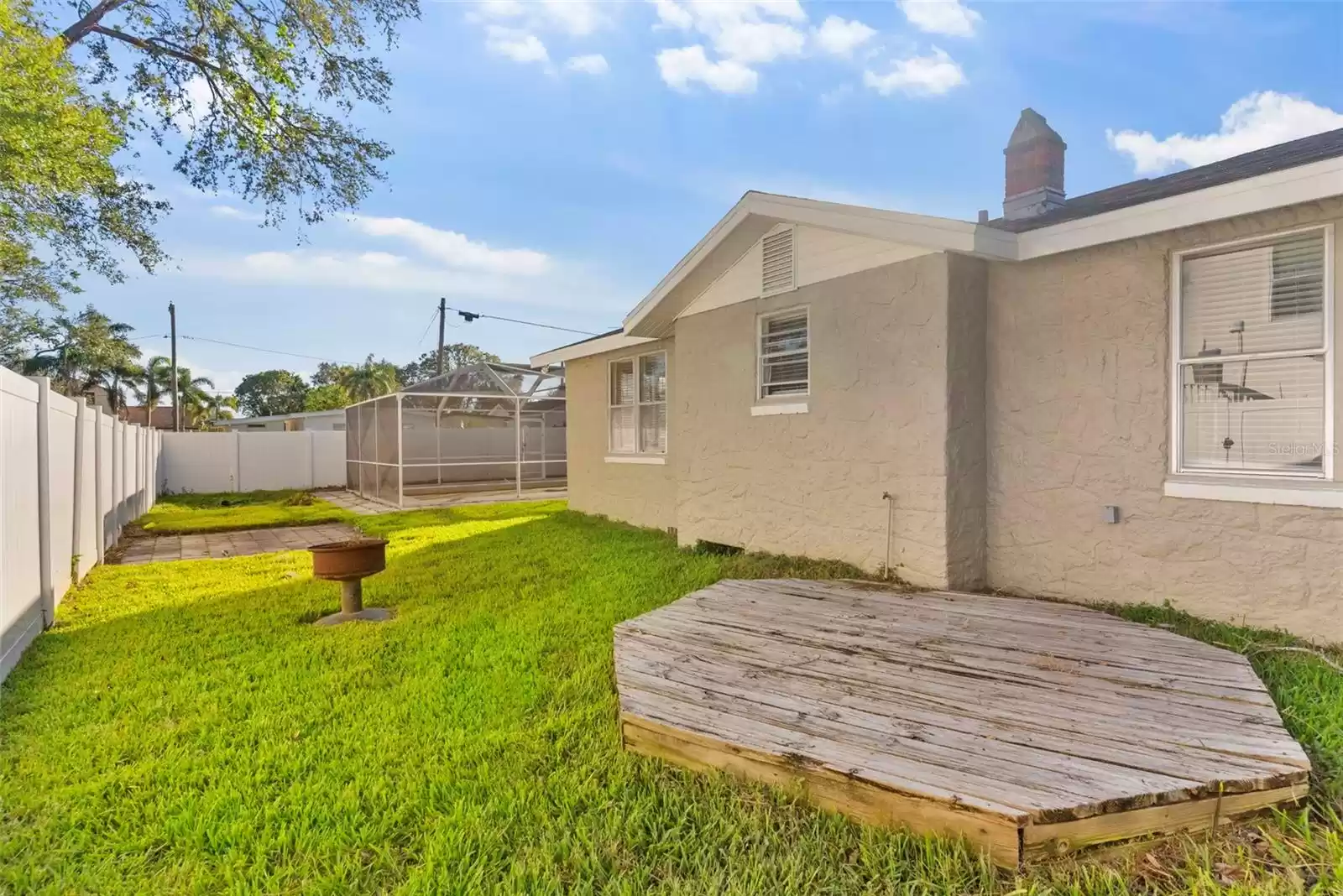 2425 STUART STREET, TAMPA, Florida 33605, 2 Bedrooms Bedrooms, ,1 BathroomBathrooms,Residential,For Sale,STUART,MFRTB8322482