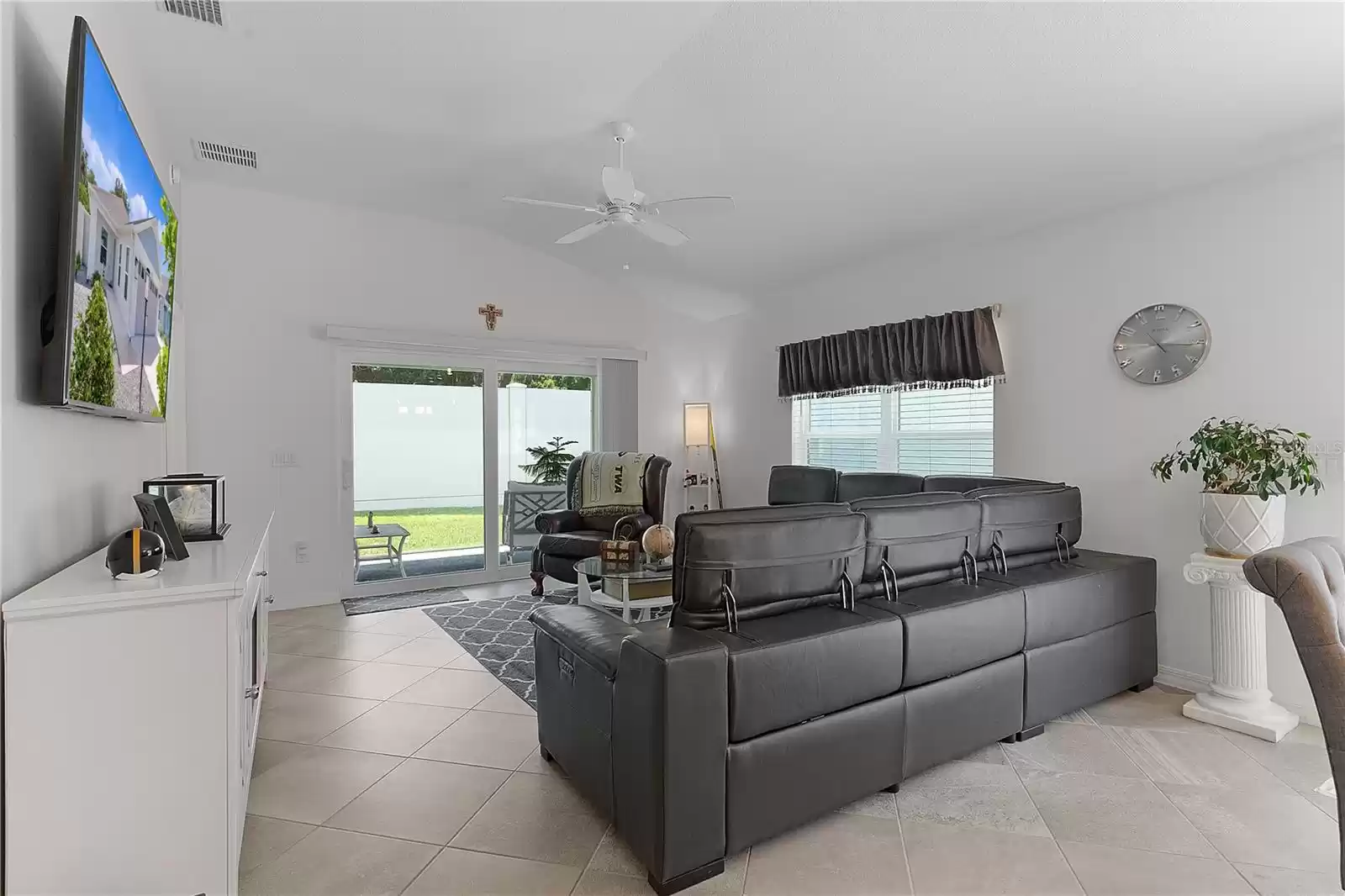 5238 DALESSANDRO ROAD, THE VILLAGES, Florida 32163, 2 Bedrooms Bedrooms, ,2 BathroomsBathrooms,Residential,For Sale,DALESSANDRO,MFRG5089364