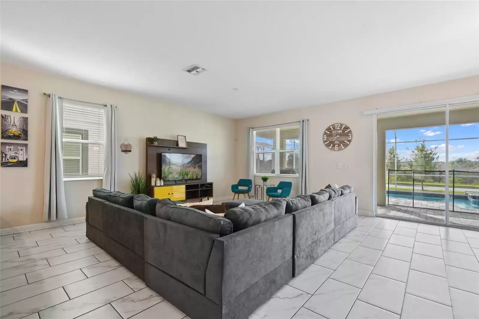 8842 CABOT CLIFFS DRIVE, DAVENPORT, Florida 33896, 8 Bedrooms Bedrooms, ,5 BathroomsBathrooms,Residential,For Sale,CABOT CLIFFS,MFRO6259291