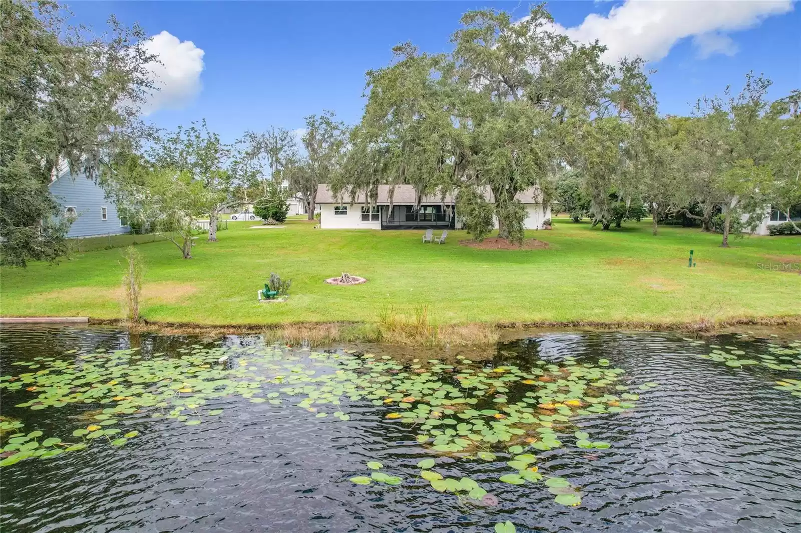 119 LAKE DRIVE, OVIEDO, Florida 32765, 3 Bedrooms Bedrooms, ,2 BathroomsBathrooms,Residential,For Sale,LAKE,MFRO6258962