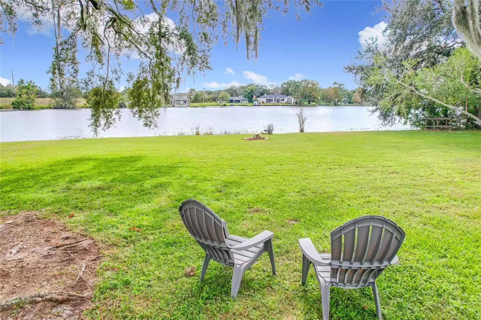 119 LAKE DRIVE, OVIEDO, Florida 32765, 3 Bedrooms Bedrooms, ,2 BathroomsBathrooms,Residential,For Sale,LAKE,MFRO6258962