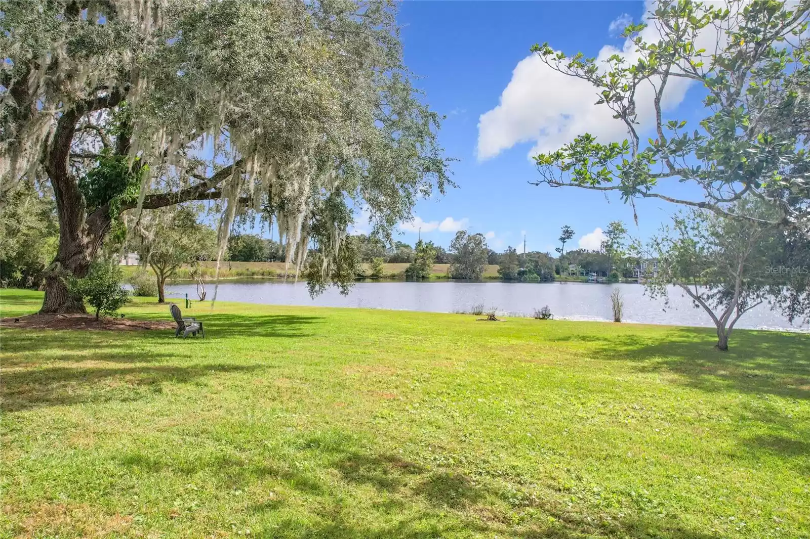 119 LAKE DRIVE, OVIEDO, Florida 32765, 3 Bedrooms Bedrooms, ,2 BathroomsBathrooms,Residential,For Sale,LAKE,MFRO6258962