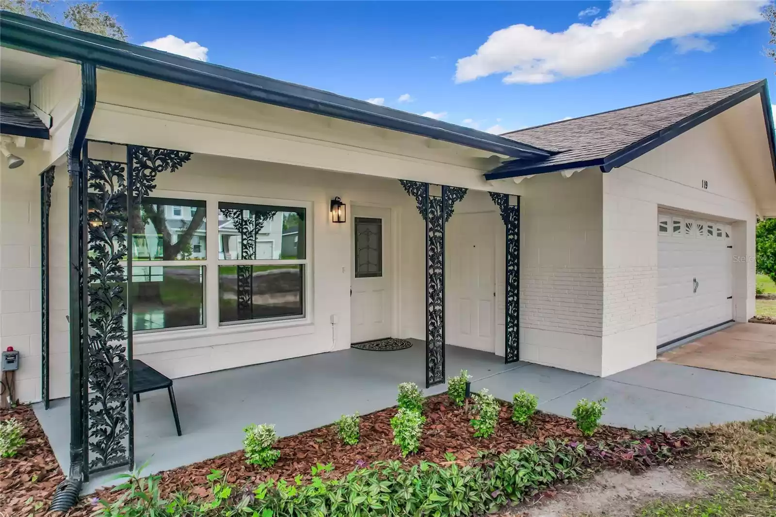 119 LAKE DRIVE, OVIEDO, Florida 32765, 3 Bedrooms Bedrooms, ,2 BathroomsBathrooms,Residential,For Sale,LAKE,MFRO6258962