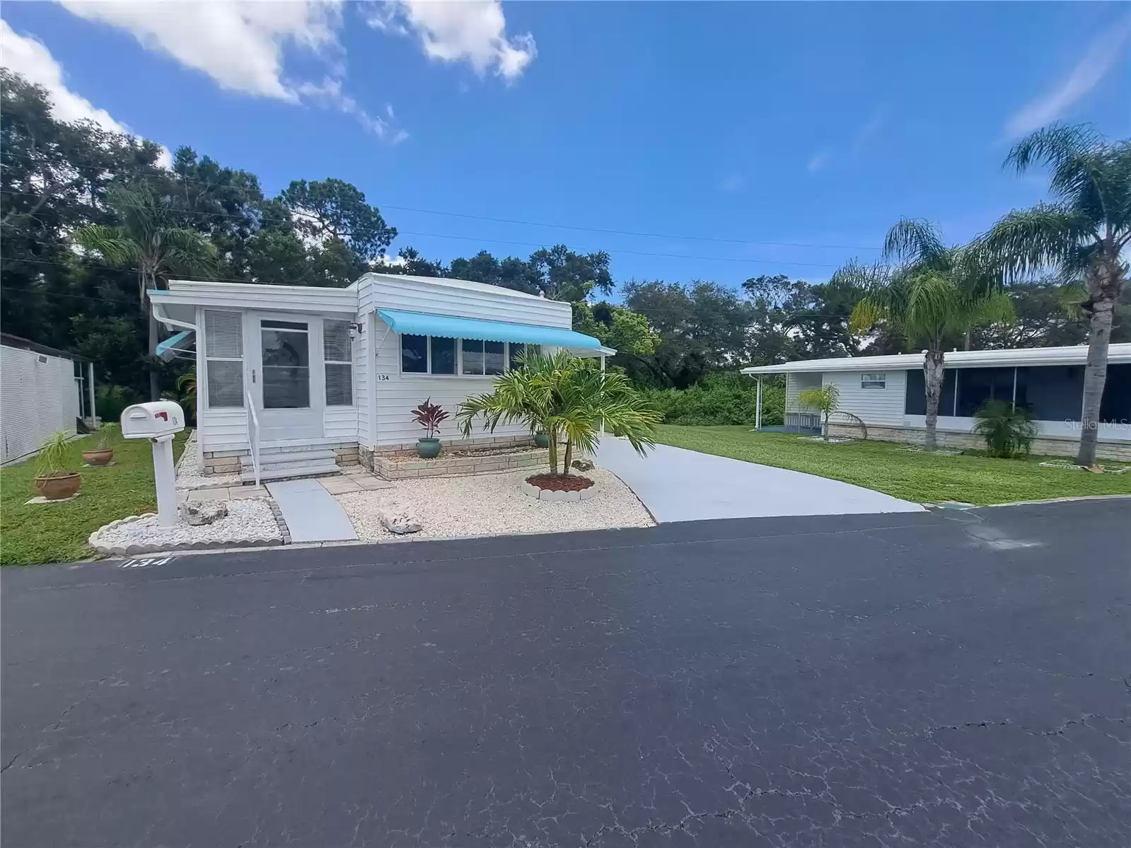 16940 US HWY 19 N, CLEARWATER, Florida 33764, 2 Bedrooms Bedrooms, ,2 BathroomsBathrooms,Residential,For Sale,US HWY 19 N,MFRU8251687