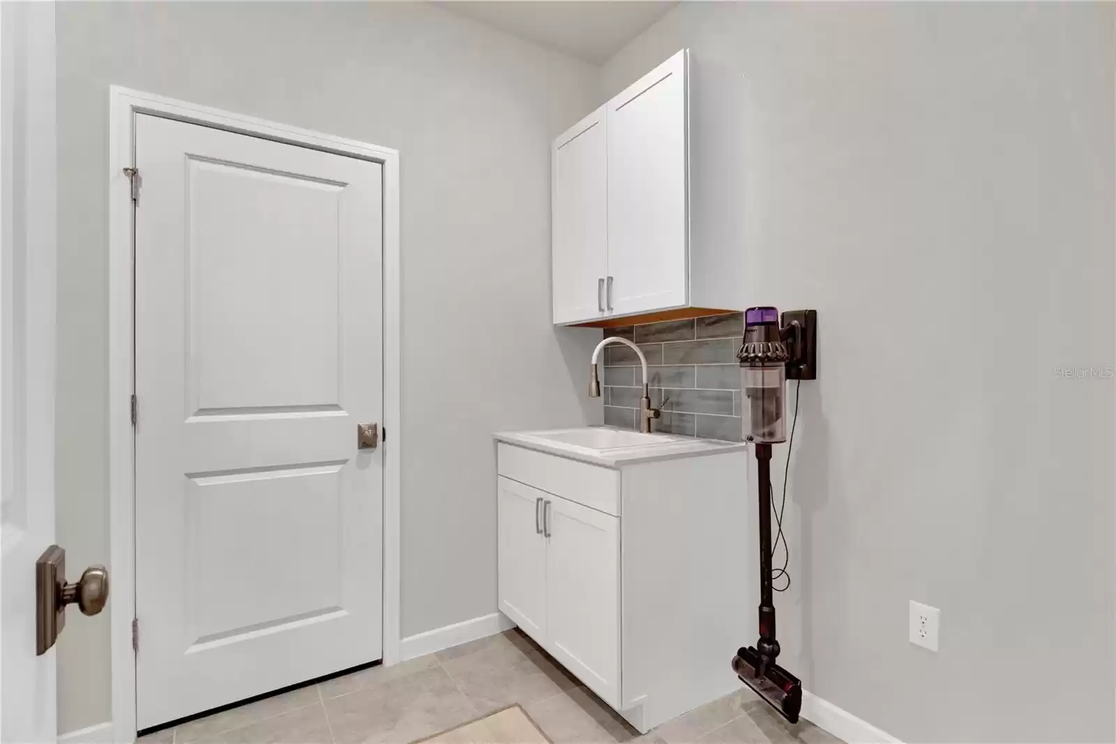 laundry room sink & cabinet