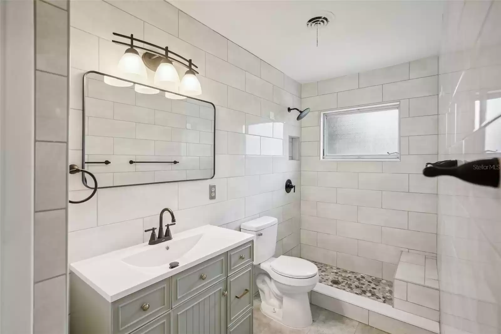 Main bathroom