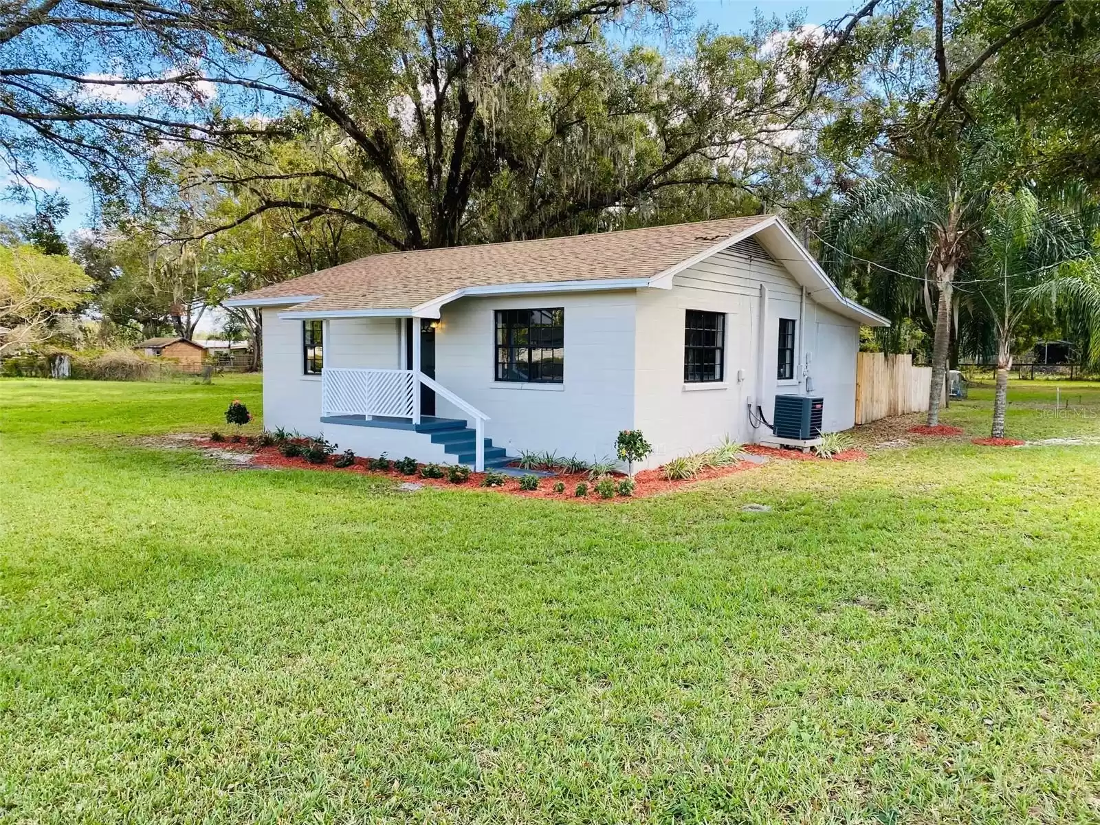 1622 DUFF ROAD, LAKELAND, Florida 33810, 2 Bedrooms Bedrooms, ,1 BathroomBathrooms,Residential,For Sale,DUFF,MFRB4901772