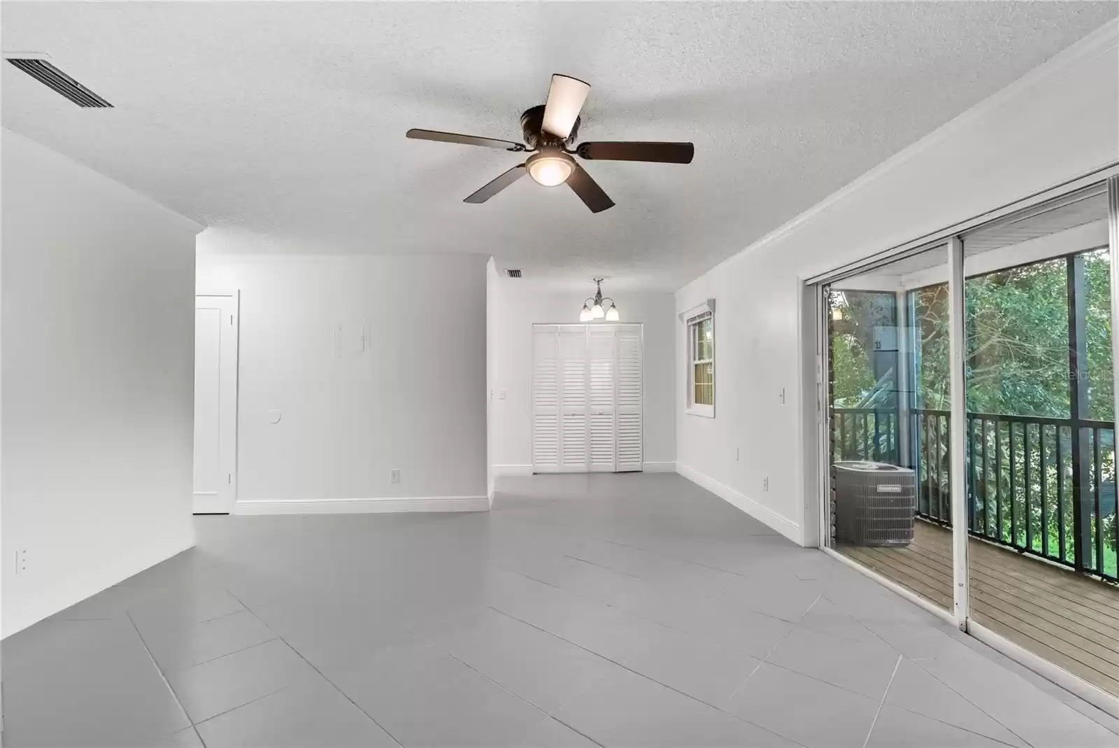 13690 ORANGE SUNSET DRIVE, TAMPA, Florida 33618, 2 Bedrooms Bedrooms, ,1 BathroomBathrooms,Residential Lease,For Rent,ORANGE SUNSET,MFRTB8323881