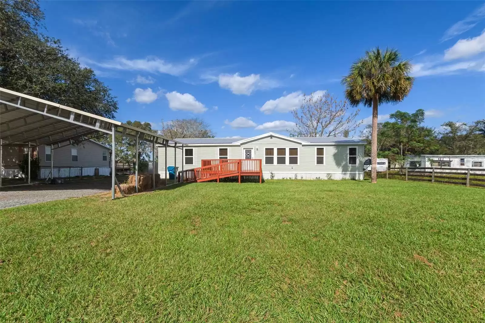 25075 HUSTON STREET, BROOKSVILLE, Florida 34601, 3 Bedrooms Bedrooms, ,2 BathroomsBathrooms,Residential,For Sale,HUSTON,MFRTB8321926