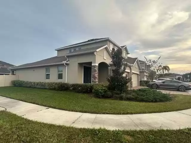 1222 CASTLEVECCHIO LOOP, ORLANDO, Florida 32825, 4 Bedrooms Bedrooms, ,2 BathroomsBathrooms,Residential,For Sale,CASTLEVECCHIO,MFRS5116001