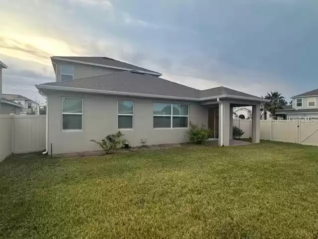 1222 CASTLEVECCHIO LOOP, ORLANDO, Florida 32825, 4 Bedrooms Bedrooms, ,2 BathroomsBathrooms,Residential,For Sale,CASTLEVECCHIO,MFRS5116001