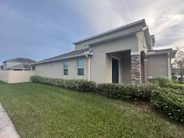 1222 CASTLEVECCHIO LOOP, ORLANDO, Florida 32825, 4 Bedrooms Bedrooms, ,2 BathroomsBathrooms,Residential,For Sale,CASTLEVECCHIO,MFRS5116001