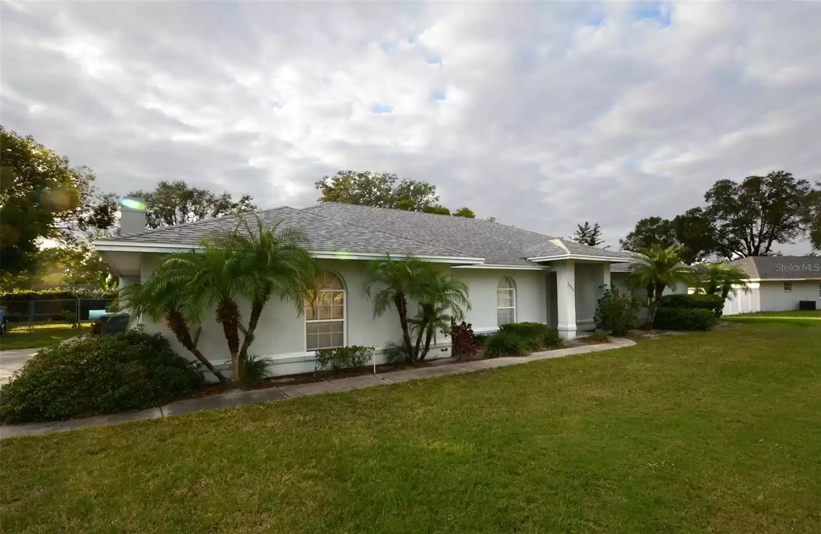 2556 ROSLYN LANE, LAKELAND, Florida 33812, 4 Bedrooms Bedrooms, ,2 BathroomsBathrooms,Residential,For Sale,ROSLYN,MFRL4948979