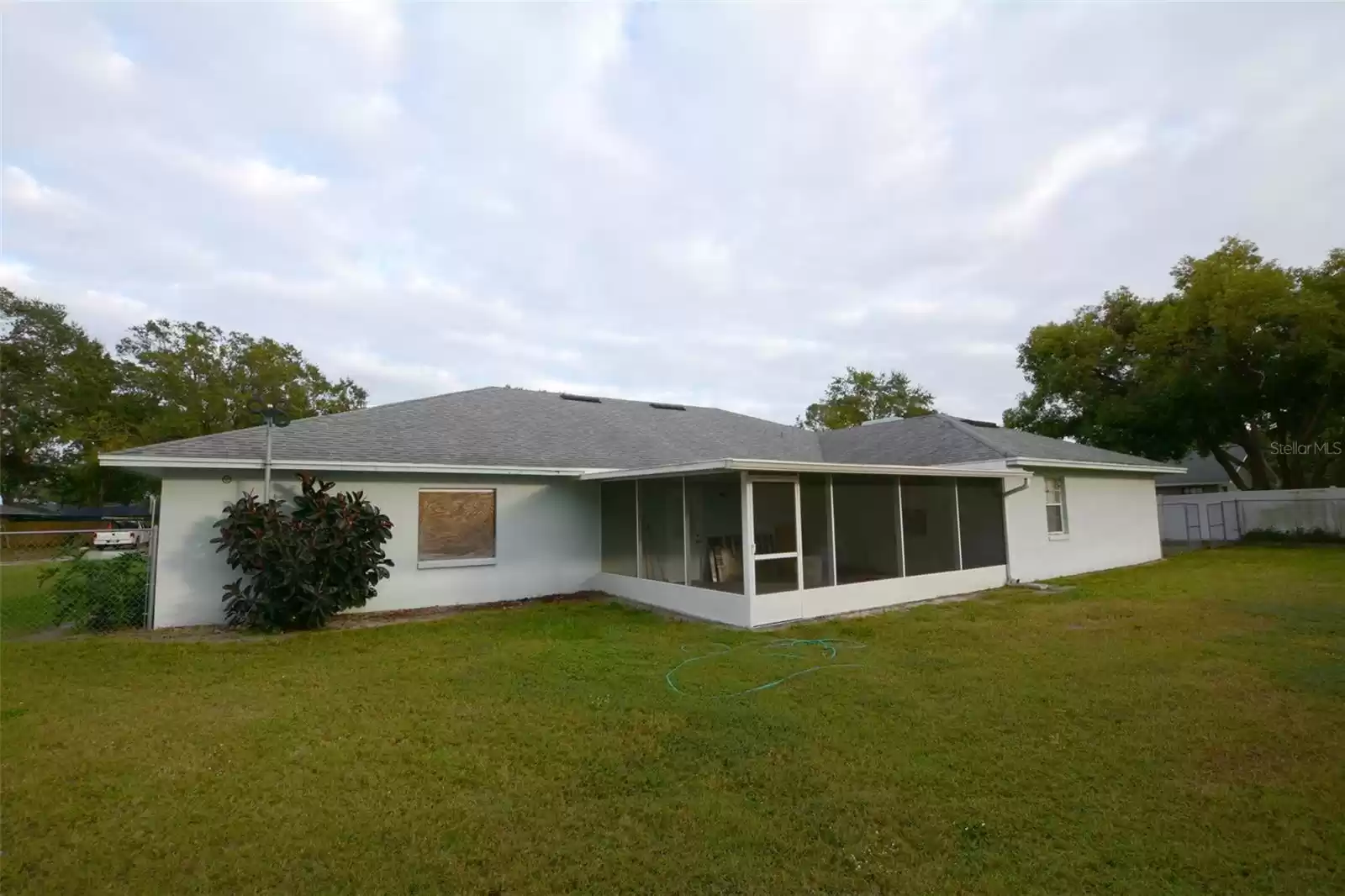 2556 ROSLYN LANE, LAKELAND, Florida 33812, 4 Bedrooms Bedrooms, ,2 BathroomsBathrooms,Residential,For Sale,ROSLYN,MFRL4948979