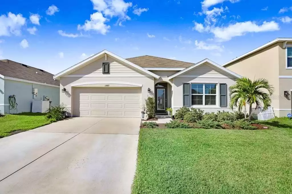 13923 SMILING DAISY PLACE, RIVERVIEW, Florida 33579, 4 Bedrooms Bedrooms, ,2 BathroomsBathrooms,Residential,For Sale,SMILING DAISY,MFRTB8322377