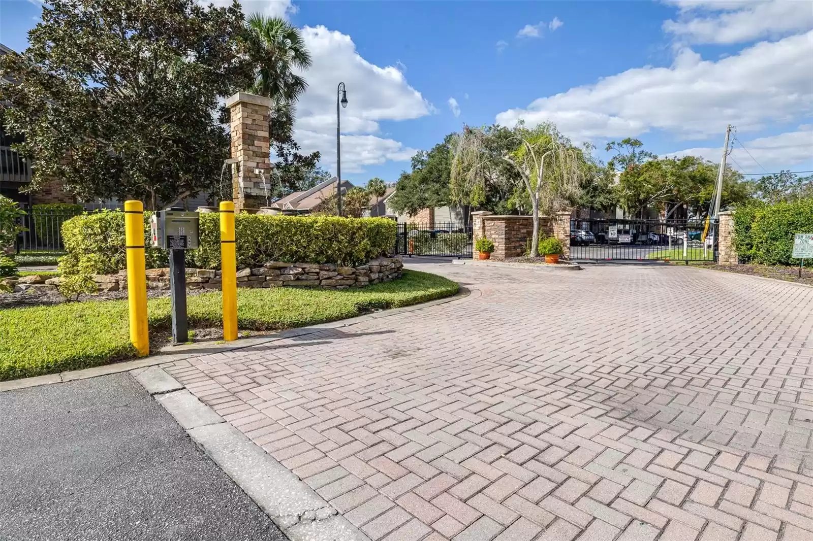 2500 WINDING CREEK BOULEVARD, CLEARWATER, Florida 33761, 1 Bedroom Bedrooms, ,1 BathroomBathrooms,Residential,For Sale,WINDING CREEK,MFRTB8323247