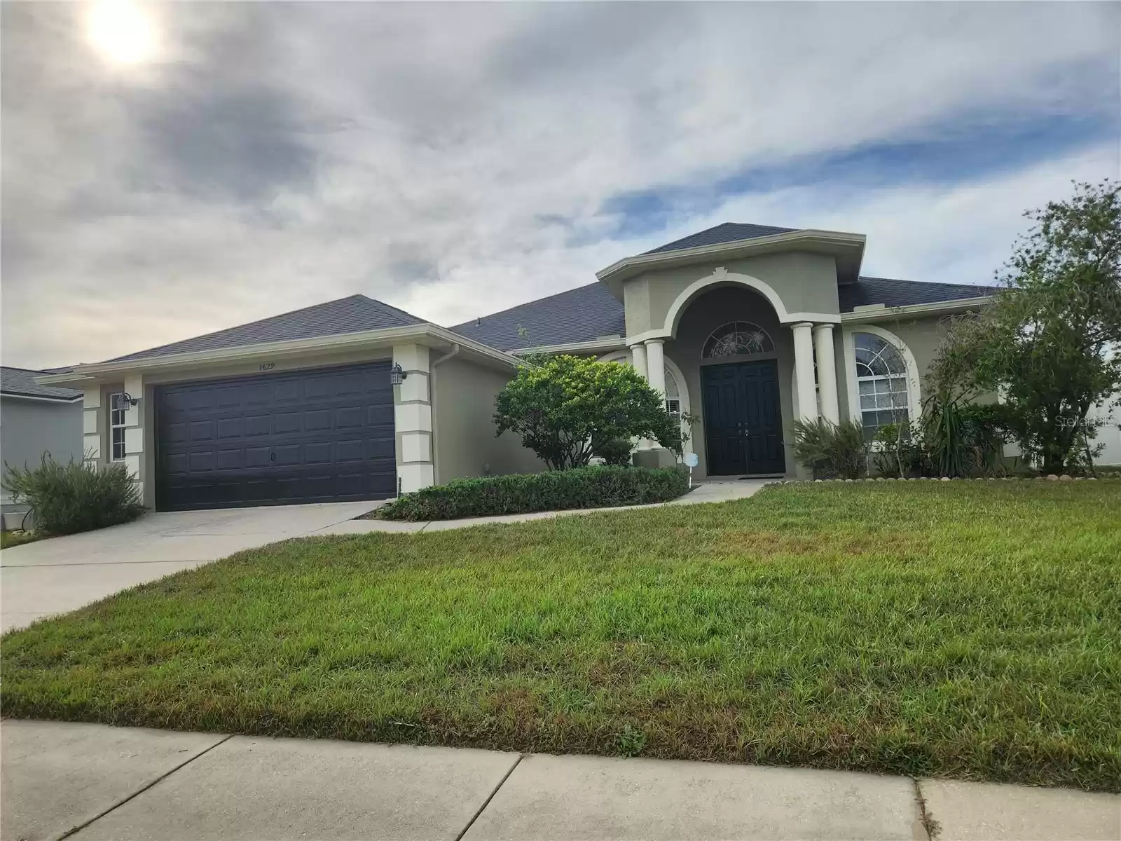 LUTZ, Florida 33559, 4 Bedrooms Bedrooms, ,3 BathroomsBathrooms,Residential,For Sale,MFRTB8323115