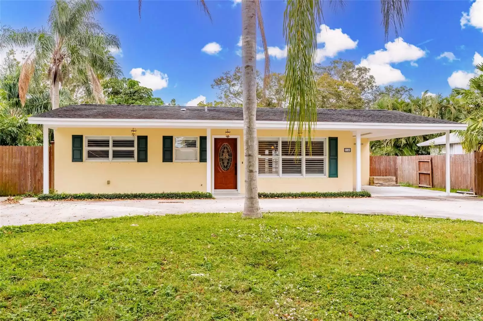 2145 30TH AVENUE, VERO BEACH, Florida 32960, 2 Bedrooms Bedrooms, ,2 BathroomsBathrooms,Residential,For Sale,30TH,MFRTB8323298