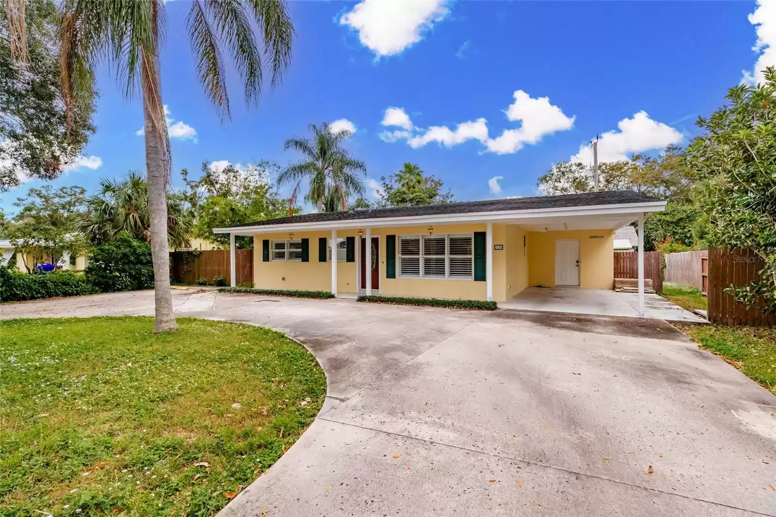 2145 30TH AVENUE, VERO BEACH, Florida 32960, 2 Bedrooms Bedrooms, ,2 BathroomsBathrooms,Residential,For Sale,30TH,MFRTB8323298