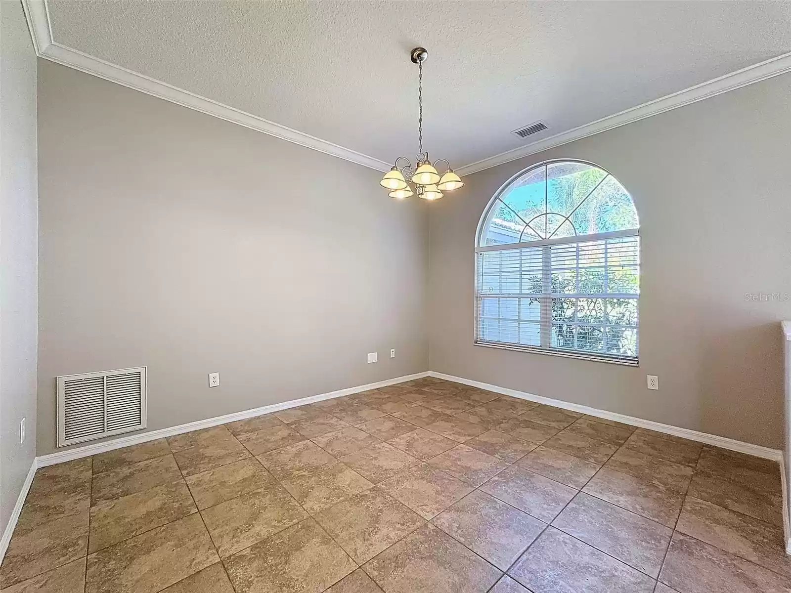 3218 CRESCENT OAKS BOULEVARD, TARPON SPRINGS, Florida 34688, 4 Bedrooms Bedrooms, ,3 BathroomsBathrooms,Residential,For Sale,CRESCENT OAKS,MFRW7870262