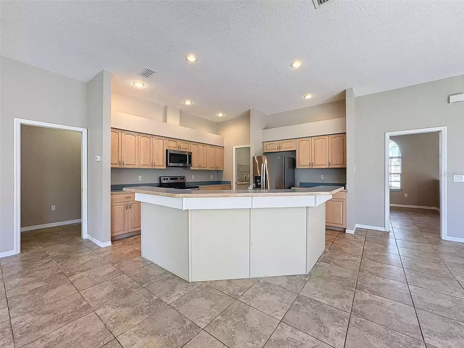 3218 CRESCENT OAKS BOULEVARD, TARPON SPRINGS, Florida 34688, 4 Bedrooms Bedrooms, ,3 BathroomsBathrooms,Residential,For Sale,CRESCENT OAKS,MFRW7870262