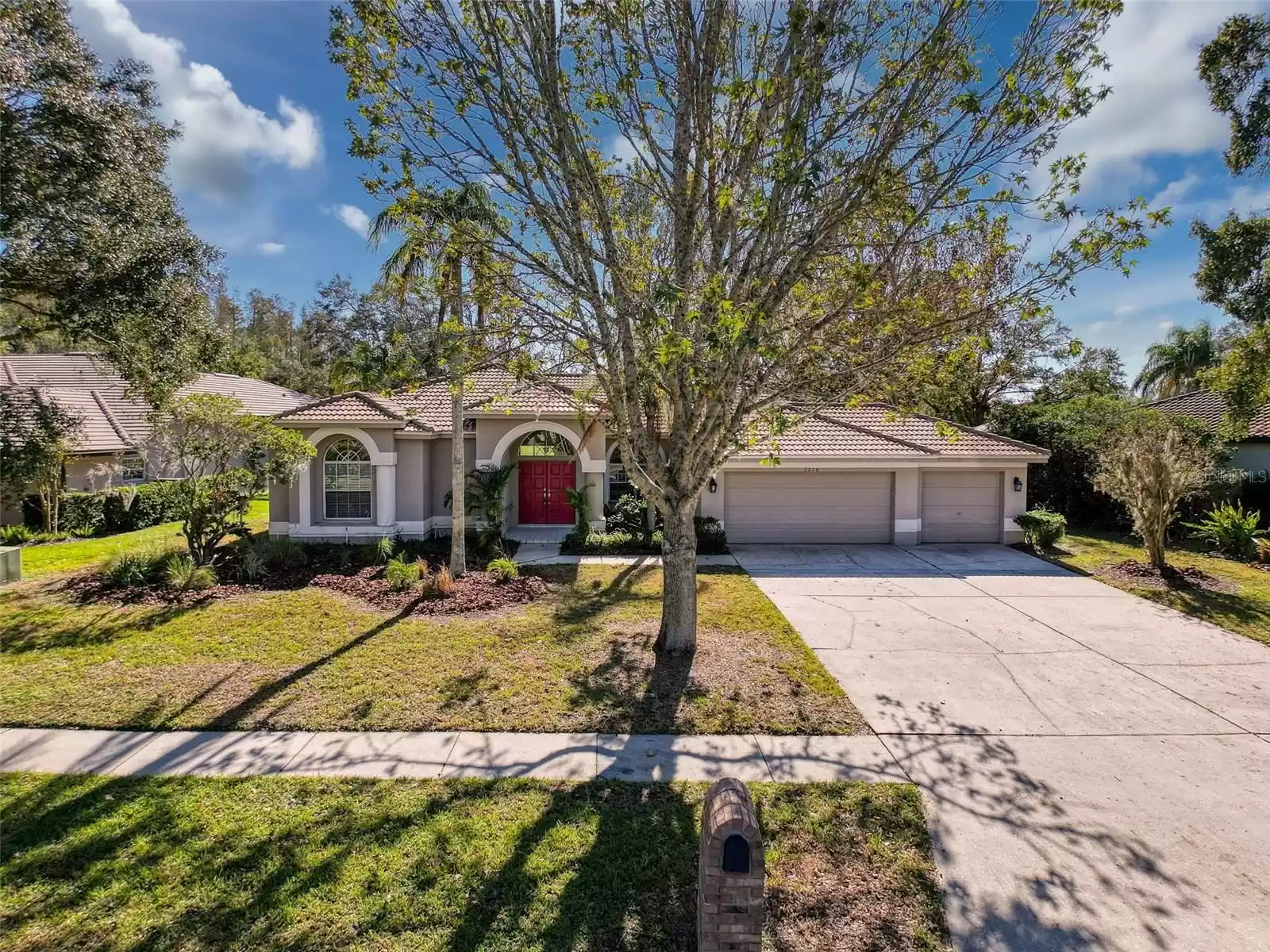 3218 CRESCENT OAKS BOULEVARD, TARPON SPRINGS, Florida 34688, 4 Bedrooms Bedrooms, ,3 BathroomsBathrooms,Residential,For Sale,CRESCENT OAKS,MFRW7870262