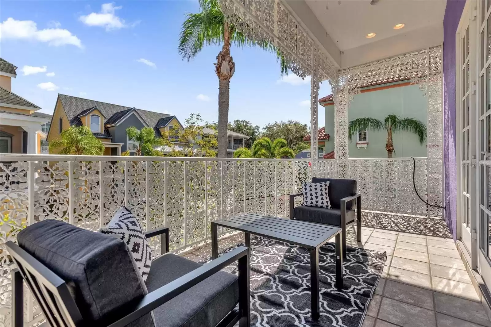 Front Balcony-Looking out to DT Mount Dora