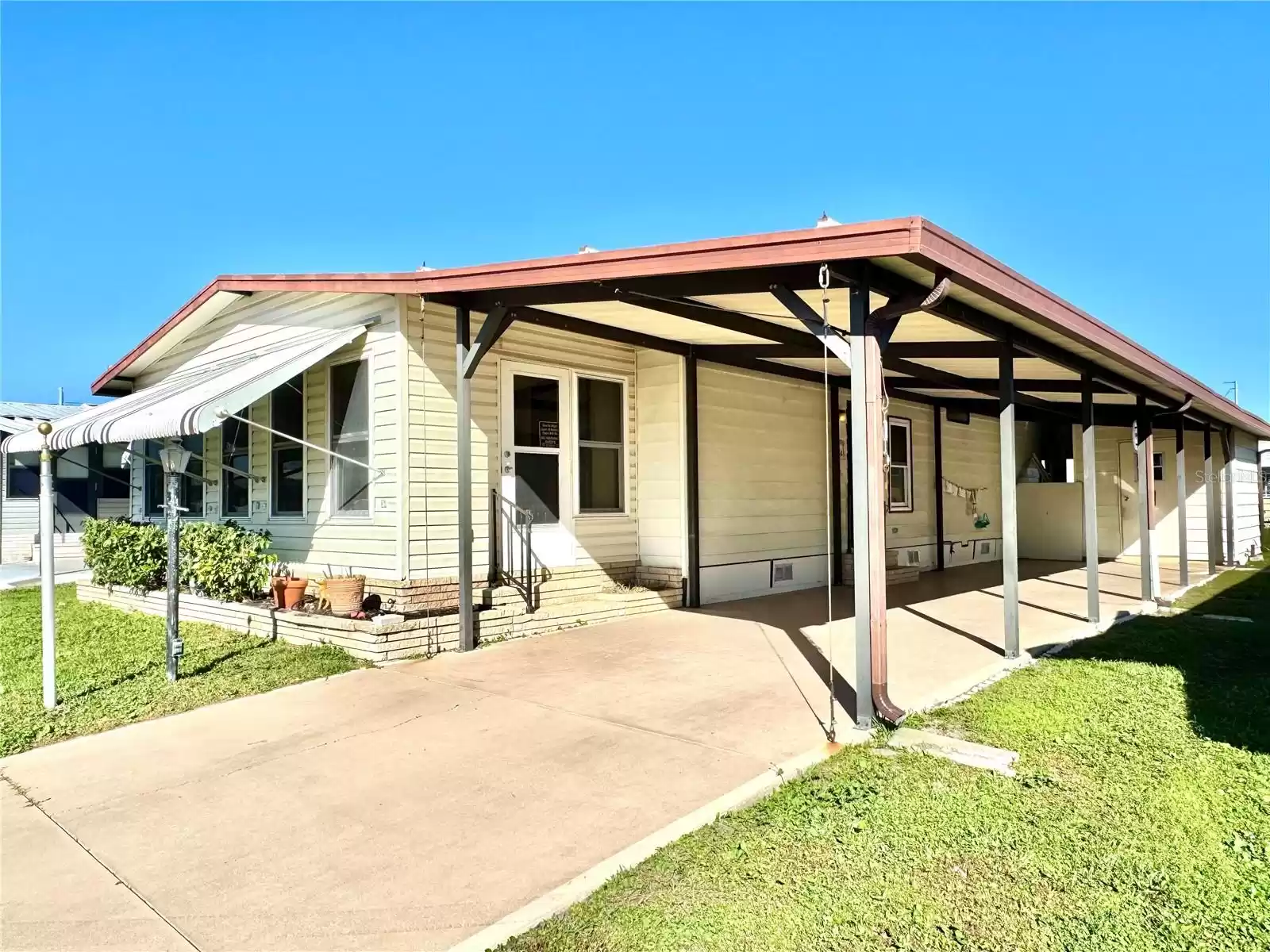 6455 HOLLYBERRY LANE, WINTER HAVEN, Florida 33881, 2 Bedrooms Bedrooms, ,2 BathroomsBathrooms,Residential,For Sale,HOLLYBERRY,MFRL4949023